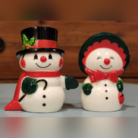 Vintage Hallmark Mr and Mrs Snowman Couple Salt and Pepper Shakers 1980s - Picture 1 of 8